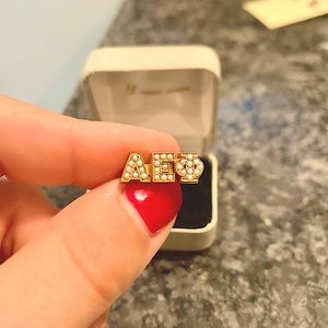Alpha Epsilon Phi Pearl Pin (AEPhi)